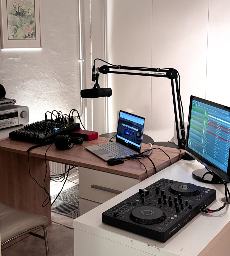 Studio 2
